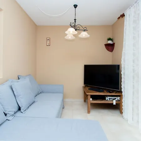 547 - Koezvetlen Vizparti, 2 Haloszobas, Kertkapcsolatos Apartment Balatonoszod