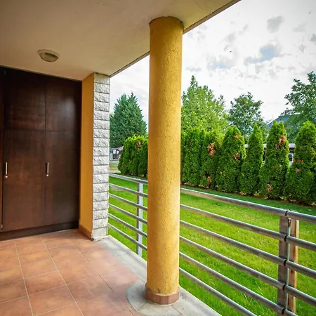 547 - Koezvetlen Vizparti, 2 Haloszobas, Kertkapcsolatos