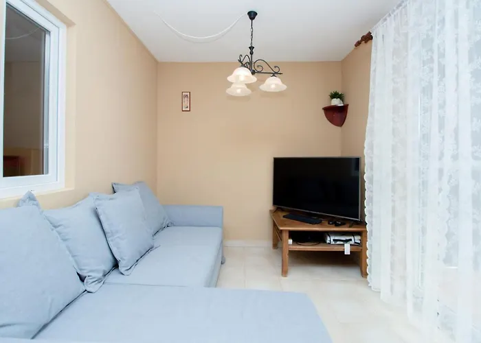 547 - Koezvetlen Vizparti, 2 Haloszobas, Kertkapcsolatos דירה בלטונוסוד