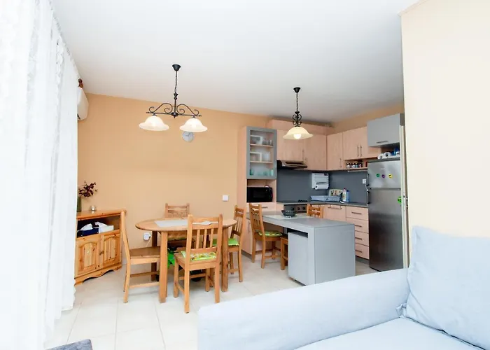 547 - Koezvetlen Vizparti, 2 Haloszobas, Kertkapcsolatos בלטונוסוד