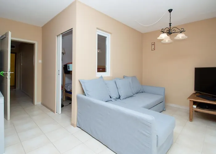 דירה 547 - Koezvetlen Vizparti, 2 Haloszobas, Kertkapcsolatos *